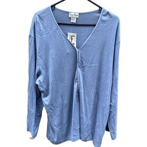 Extra  Point size 2X V-Neck button front knit top top.